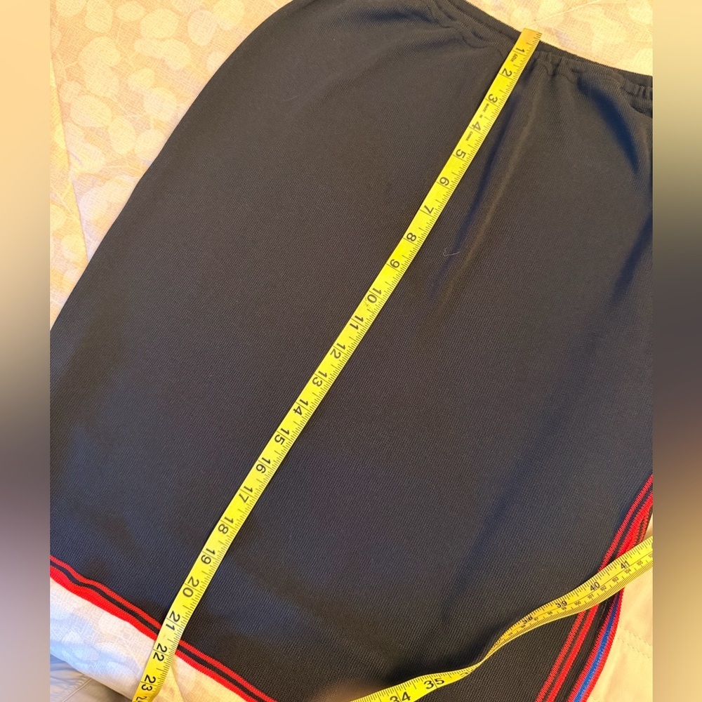 Versace Black Pencil Skirt with Red and Contrasting Blue Trim vintage - Picture 6 of 7